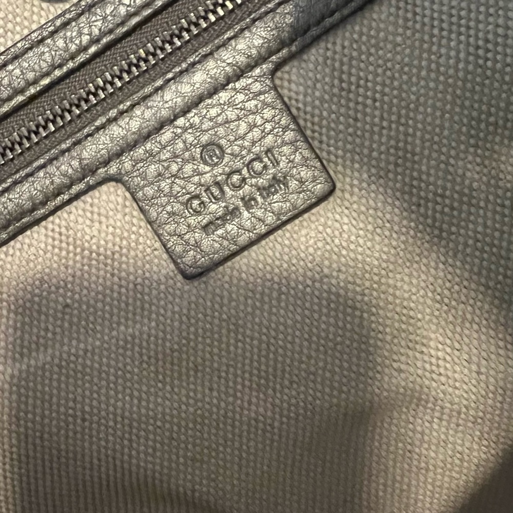 Gucci Metallic Gray Soho Leather Shoulder Bag with Tassel - Picture 11 of 16